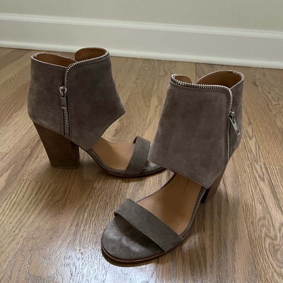 Dolce Vita Side Zipper Bootie - Picture 4 of 4